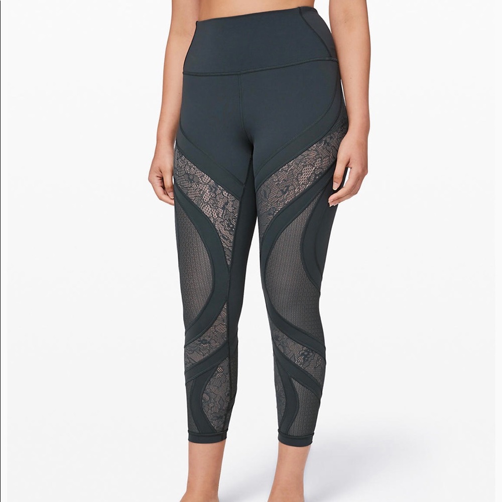 Lululemon wunder under 25” black lace leggings